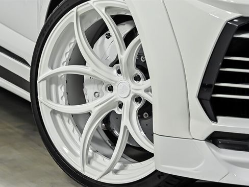 Used 2022 Lamborghini Urus AWD/4WD image 4