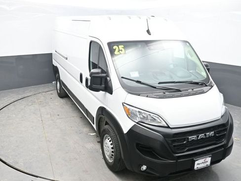 Used 2025 RAM ProMaster 2500 w/ Convenience Group image 19