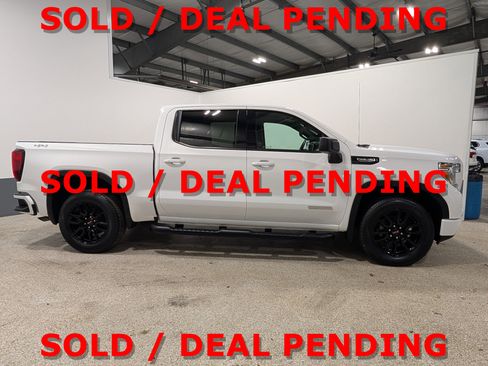 Used 2022 GMC Sierra 1500 Elevation image 2