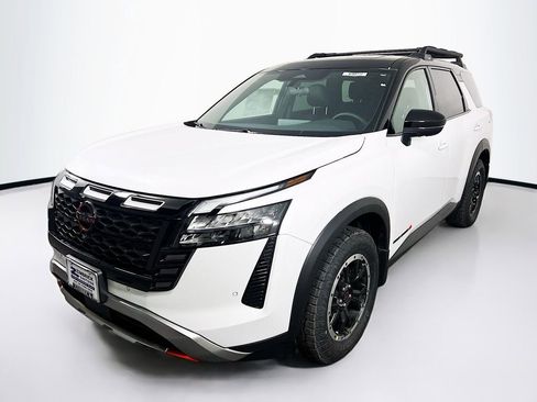 New 2026 Nissan Pathfinder Rock Creek image 3