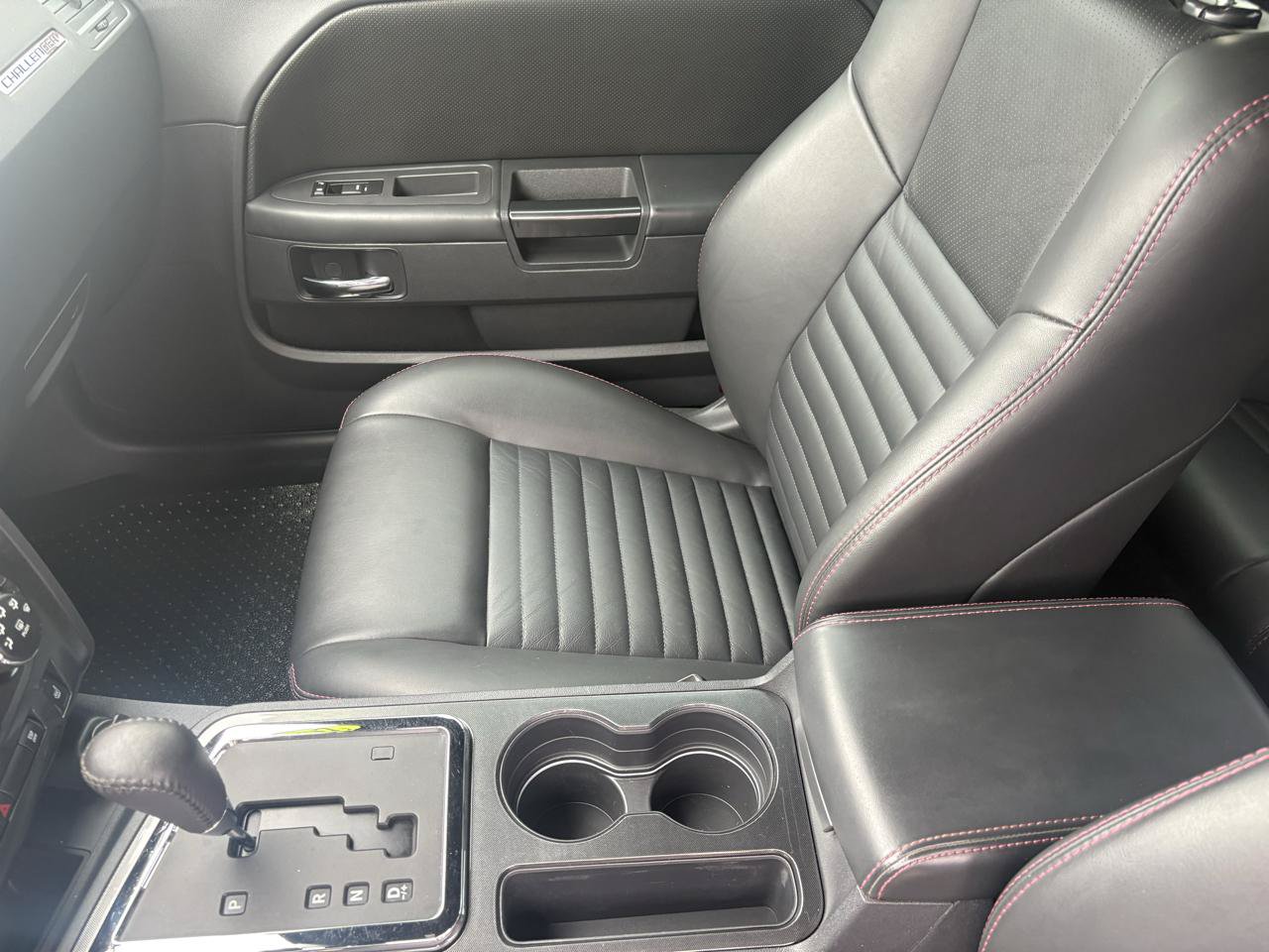 Used 2010 Dodge Challenger R/T RWD image 19