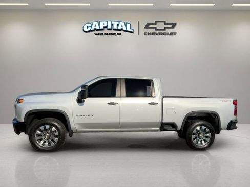 Used 2023 Chevrolet Silverado 2500 Custom w/ Custom Value Package image 2