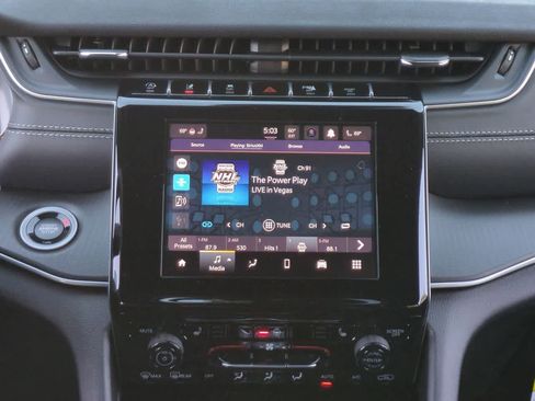 New 2025 Jeep Grand Cherokee Laredo w/ Luxury Tech Group I RWD image 28