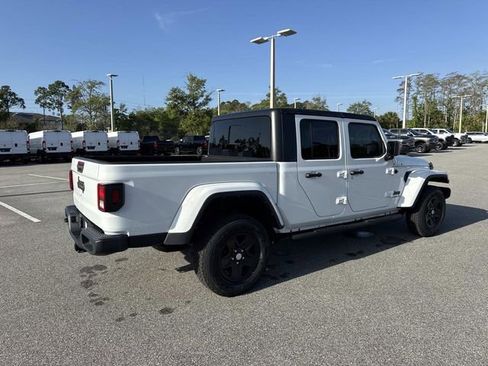 Used 2022 Jeep Gladiator Sport AWD/4WD image 3