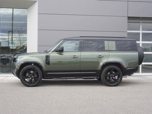 New 2026 Land Rover Defender 130 X-Dynamic SE AWD/4WD image 8