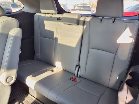 Used 2021 Toyota Highlander Platinum image 29
