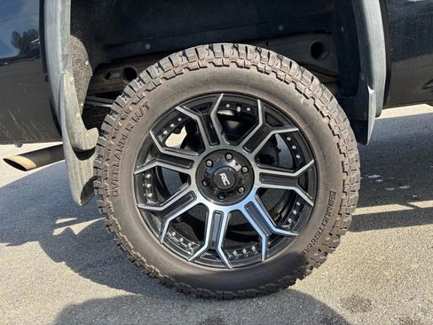 Used 2018 GMC Sierra 1500 SLT w/ SLT Premium Package image 8