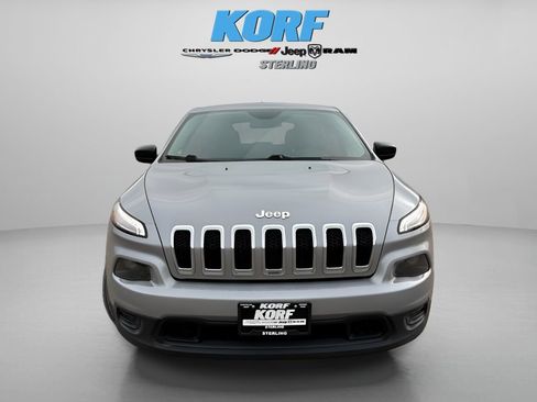 Used 2016 Jeep Cherokee Sport image 19