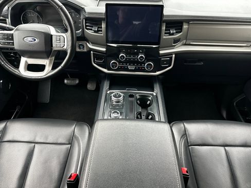 Used 2024 Ford Expedition Max XLT image 13