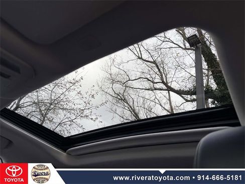 Used 2022 Toyota Highlander XLE image 27