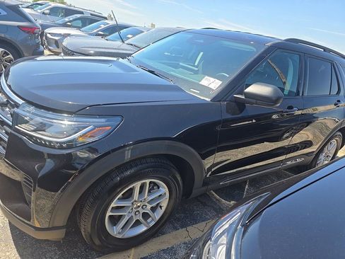 Used 2025 Ford Explorer Active RWD image 1
