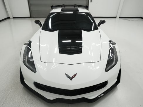 Used 2018 Chevrolet Corvette Grand Sport w/ Z07 Performance Package RWD image 2