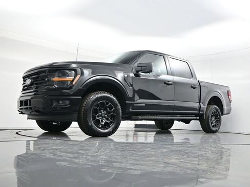 New 2025 Ford F150 XLT w/ Equipment Group 302A MID image 31