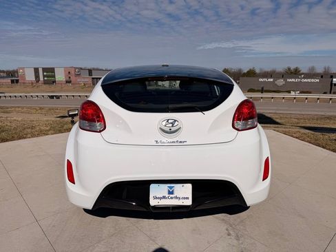 Used 2017 Hyundai Veloster Value Edition image 7