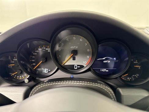 Certified 2018 Porsche 911 GT3 image 37