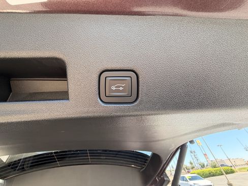 Used 2025 GMC Acadia Elevation FWD image 21