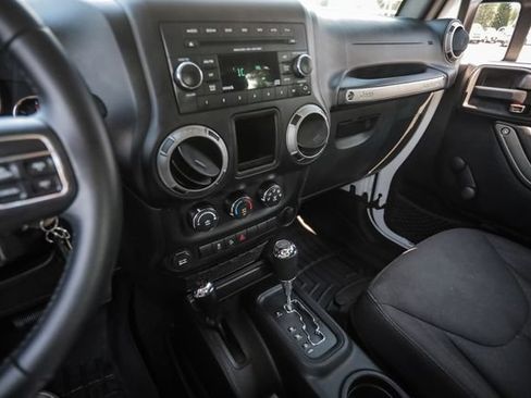Used 2015 Jeep Wrangler Sport w/ Quick Order Package 24S AWD/4WD image 45