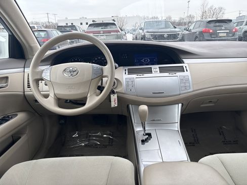 Used 2010 Toyota Avalon XLS image 18