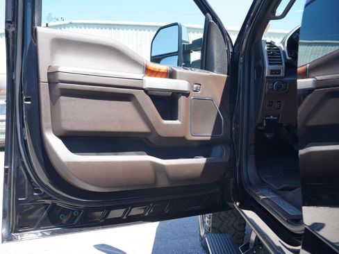 Used 2021 Ford F350 King Ranch w/ Tremor Off-Road Package AWD/4WD image 31