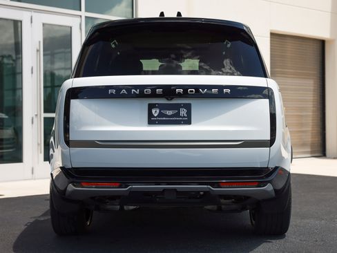 Used 2025 Land Rover Range Rover Long Wheelbase SE AWD/4WD image 12