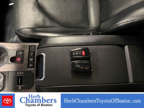 Used 2022 Toyota Highlander Platinum AWD/4WD image 12