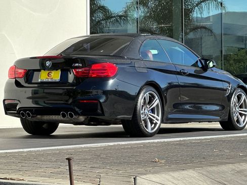 Used 2015 BMW M4 Convertible image 3