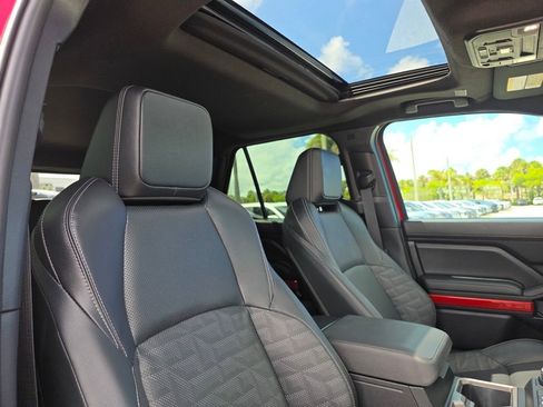 Used 2025 Toyota 4Runner TRD Off-Road Premium AWD/4WD image 11