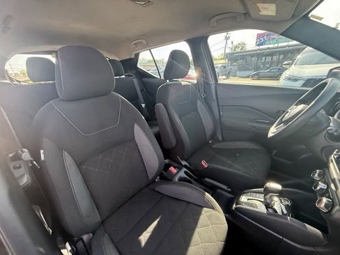 Used 2020 Nissan Kicks S image 23