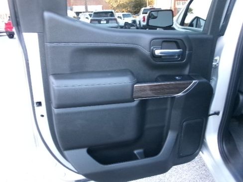 Used 2022 Chevrolet Silverado 1500 RST image 17