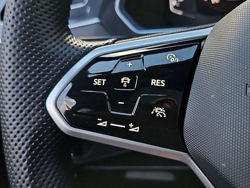 Used 2022 Volkswagen Tiguan SEL R-Line image 24