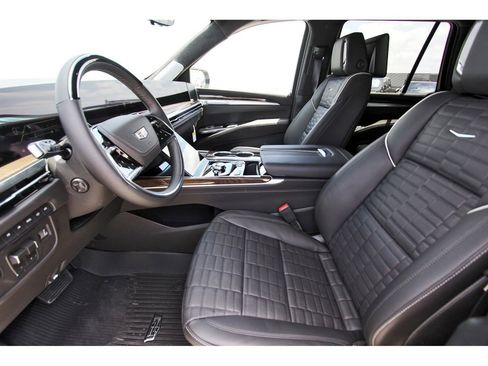 New 2026 Cadillac Escalade Platinum Sport w/ LPO, ONYX Package AWD/4WD image 6