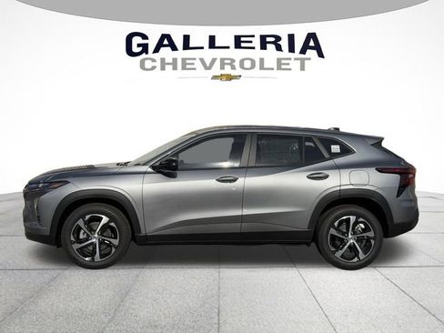 New 2026 Chevrolet Trax RS w/ Sunroof Package FWD image 4