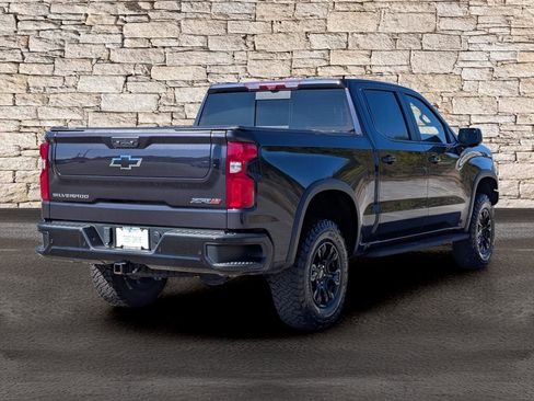 Used 2022 Chevrolet Silverado 1500 ZR2 w/ Technology Package image 5