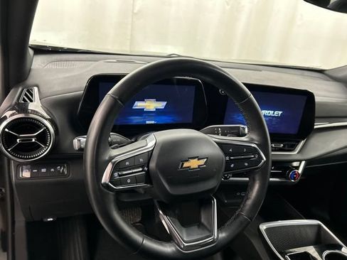 Used 2025 Chevrolet Equinox LT AWD/4WD image 7