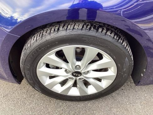 Used 2018 Kia Optima S w/ Panoramic Sunroof Package image 13