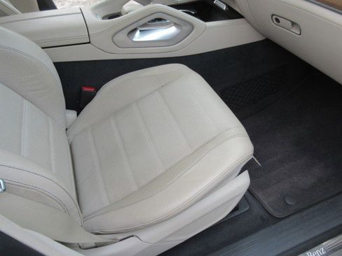 Used 2020 Mercedes-Benz GLE 450 4MATIC image 23