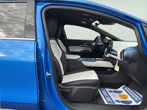 New 2026 Chevrolet Equinox EV LT image 10