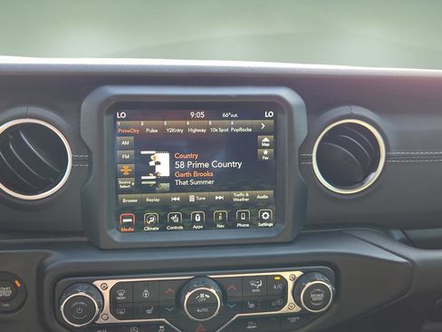 Used 2022 Jeep Gladiator Overland w/ Popular Equipment Package image 10