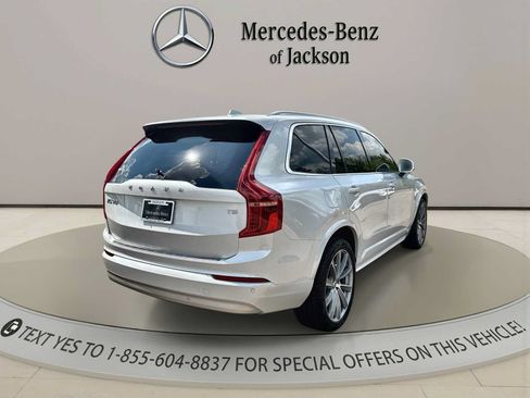 Used 2022 Volvo XC90 T5 Momentum w/ Climate Package FWD image 8