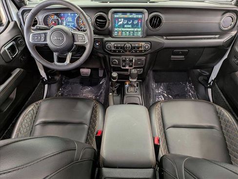 Used 2023 Jeep Wrangler Unlimited Sahara image 19