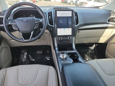 Used 2024 Ford Edge Titanium image 5