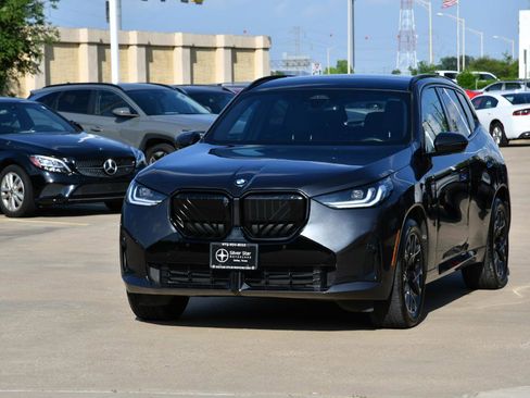 Used 2025 BMW X3 xDrive30i AWD/4WD image 2