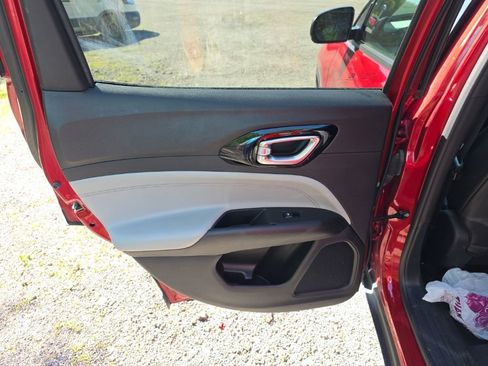 Used 2025 Jeep Compass Limited AWD/4WD image 15