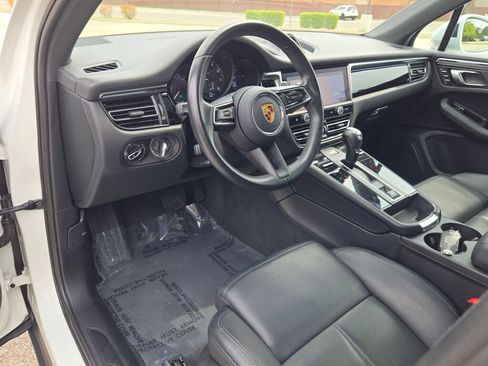 Used 2024 Porsche Macan AWD/4WD image 22