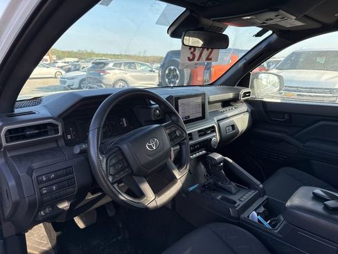 Used 2024 Toyota Tacoma SR image 5