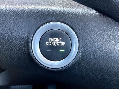 Used 2024 GMC Terrain SLE FWD image 32