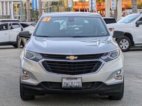 Used 2021 Chevrolet Equinox LS image 2