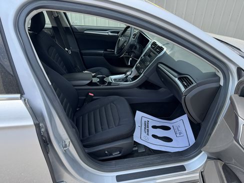 Used 2015 Ford Fusion SE FWD image 26