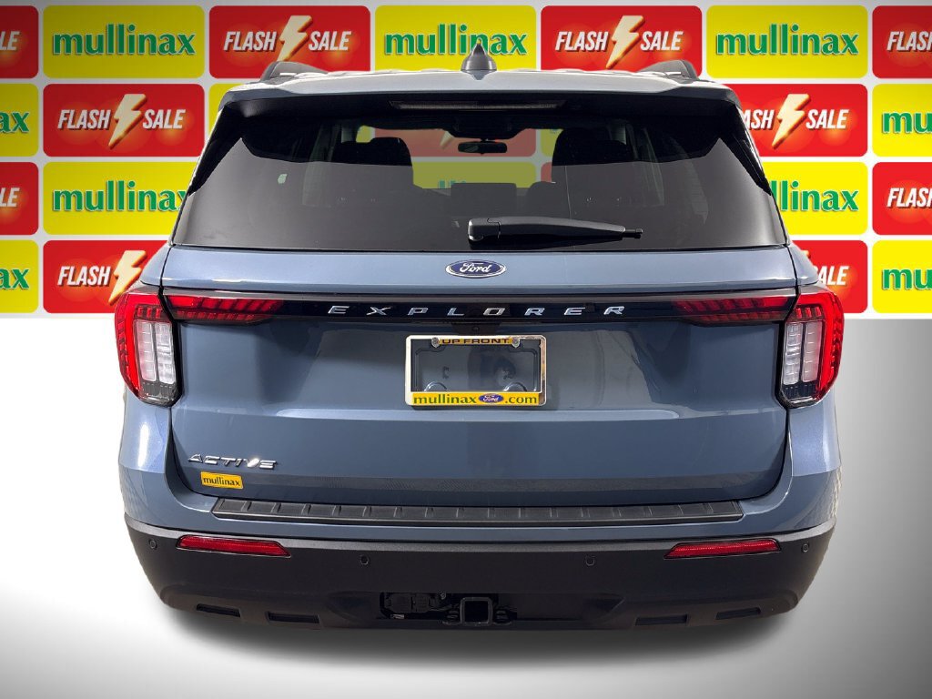 Certified 2025 Ford Explorer Active RWD image 33