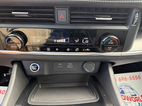 Used 2023 Nissan Rogue SV FWD image 23